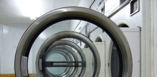 Pranie jedwabiu: pralka czy tylko ręcznie?