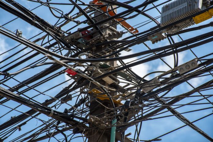 Elektryczne prysznice w Ameryce Południowej – dlaczego kable są na wierzchu i czy to bezpieczne? Elektryczne prysznice w Ameryce Południowej – dlaczego kable są na wierzchu i czy to bezpieczne?